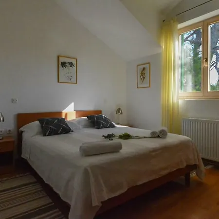 Varos * Rogoznica (Sibenik-Knin)
