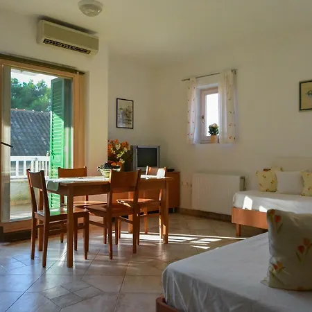 Appartement Varos *